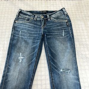 28 x 22 Capris. Silver Aiko. LIKE NEW